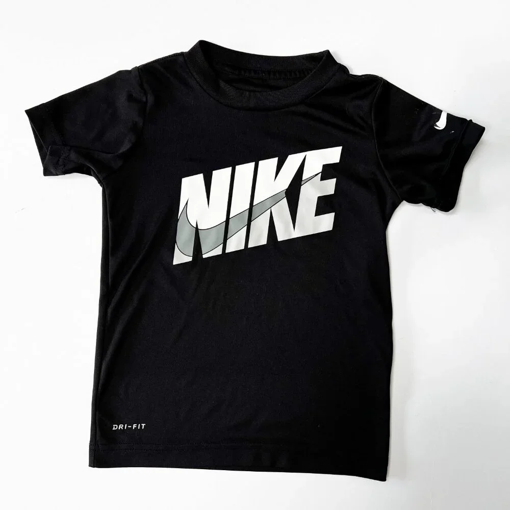5 for $25 ✨ Nike Dri-Fit Short Sleeve Tee